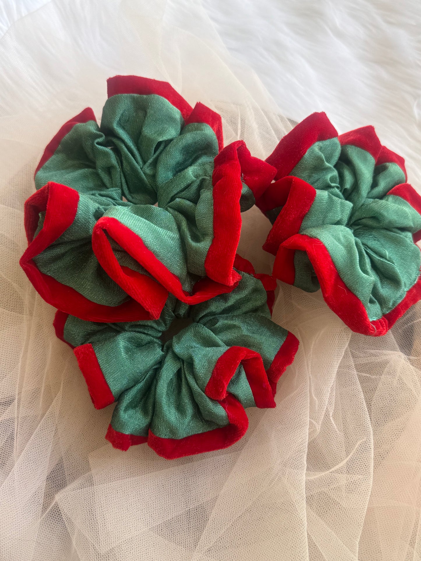 Collection of British Summer Scrunchies – XL-sized silk and velvet scrunchies in an elegant green and red color combination