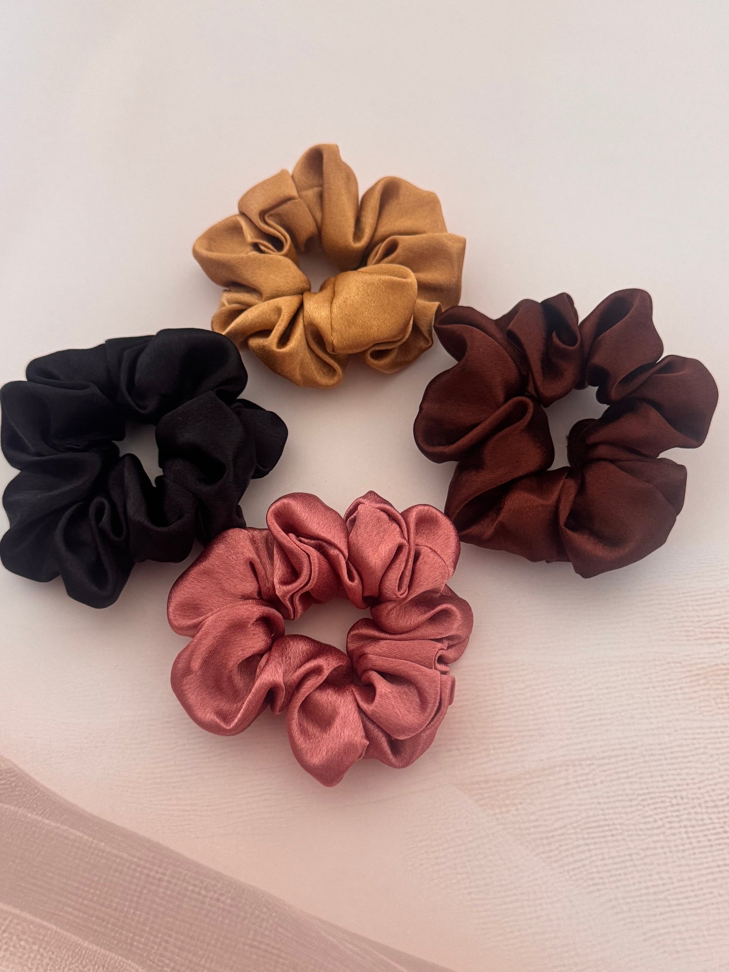 Daily care dose - Pack of 4 Satin Scrunchies