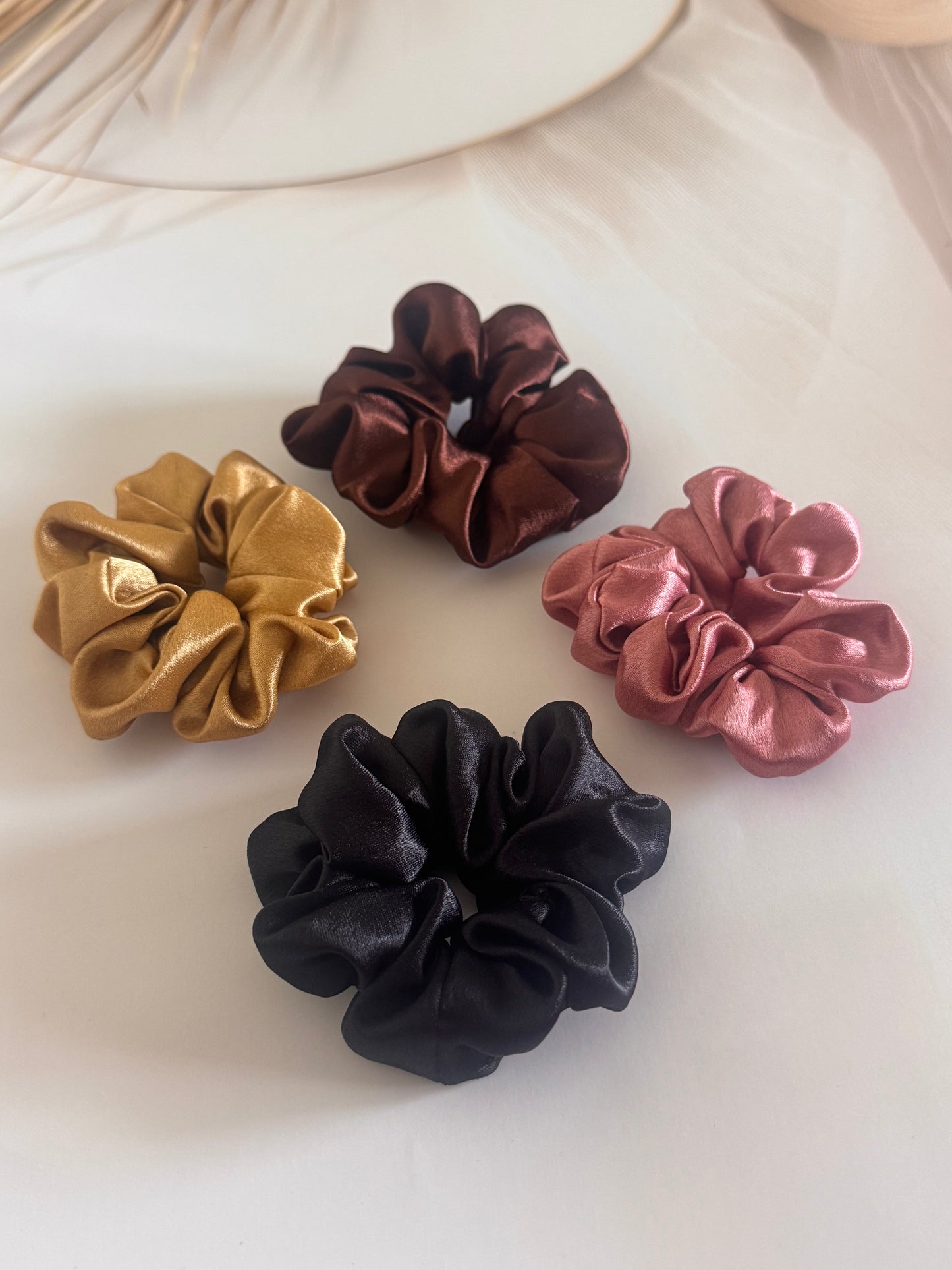 Daily care dose - Pack of 4 Satin Scrunchies