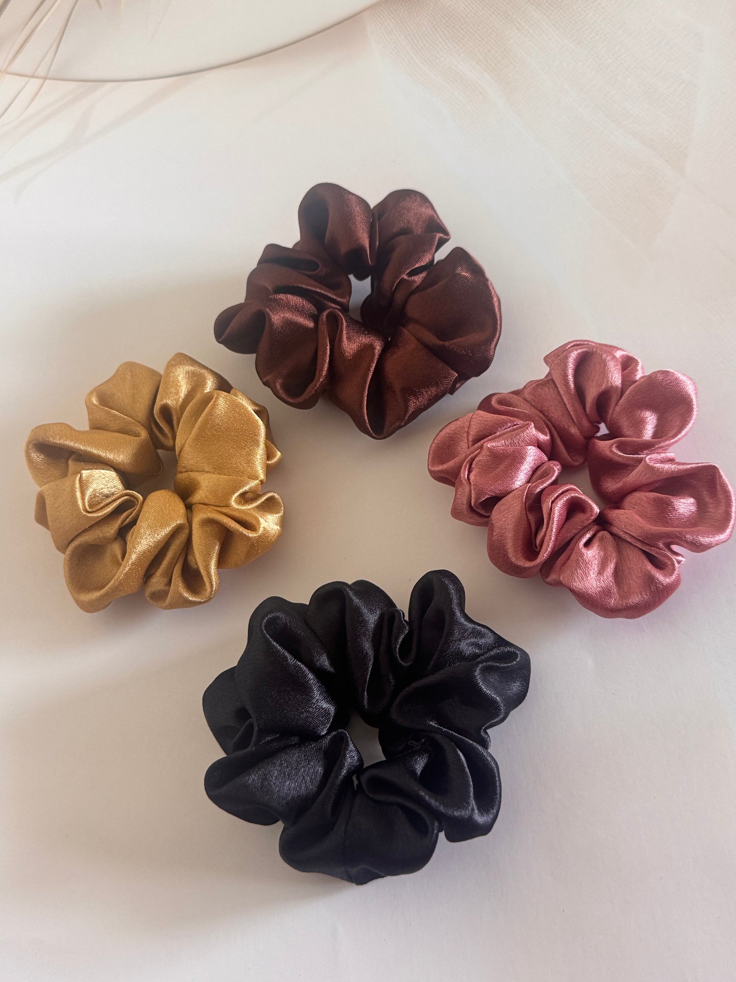 Daily care dose - Pack of 4 Satin Scrunchies