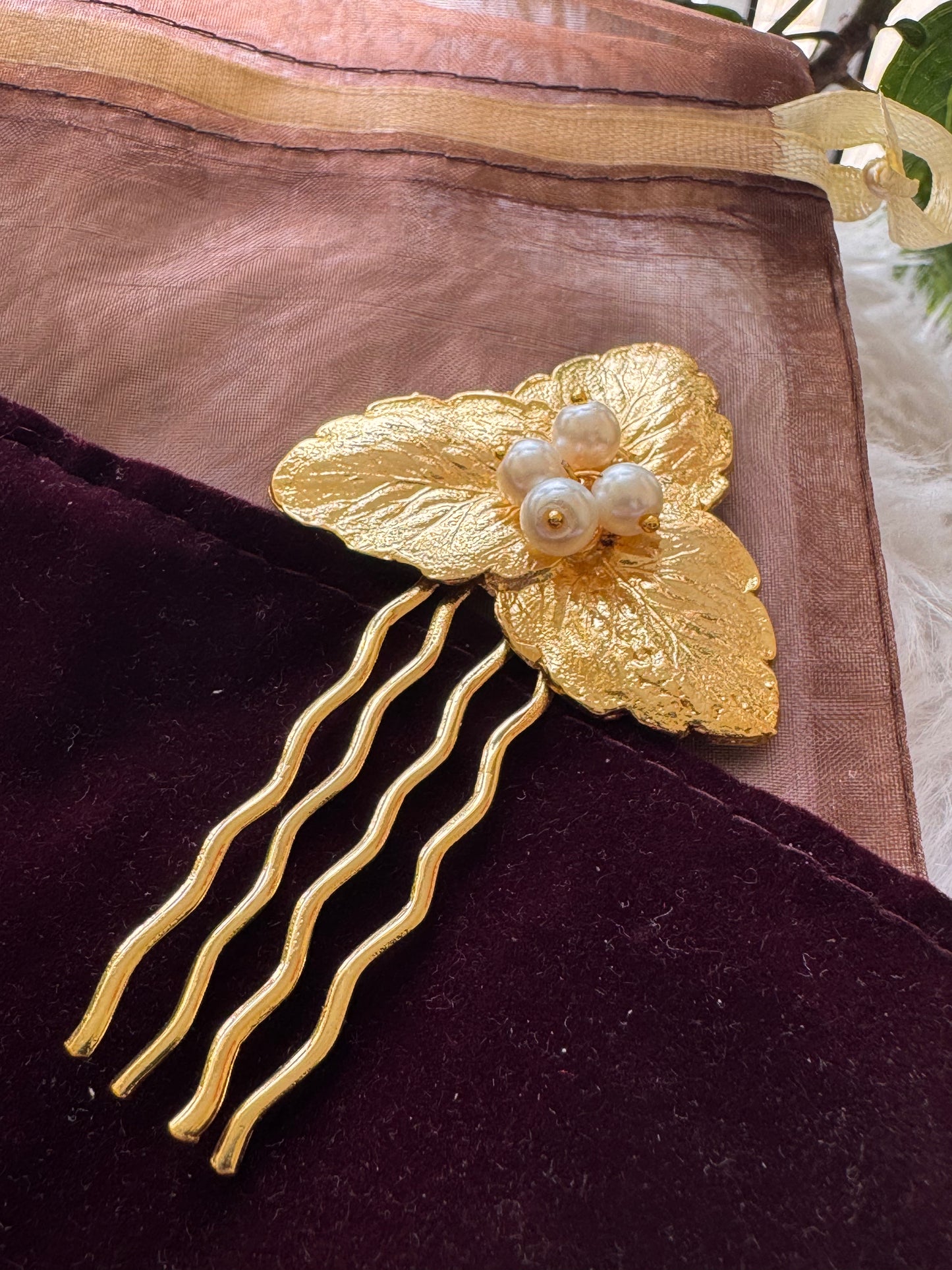 Golden Pearls Leaf  - Hair Pin