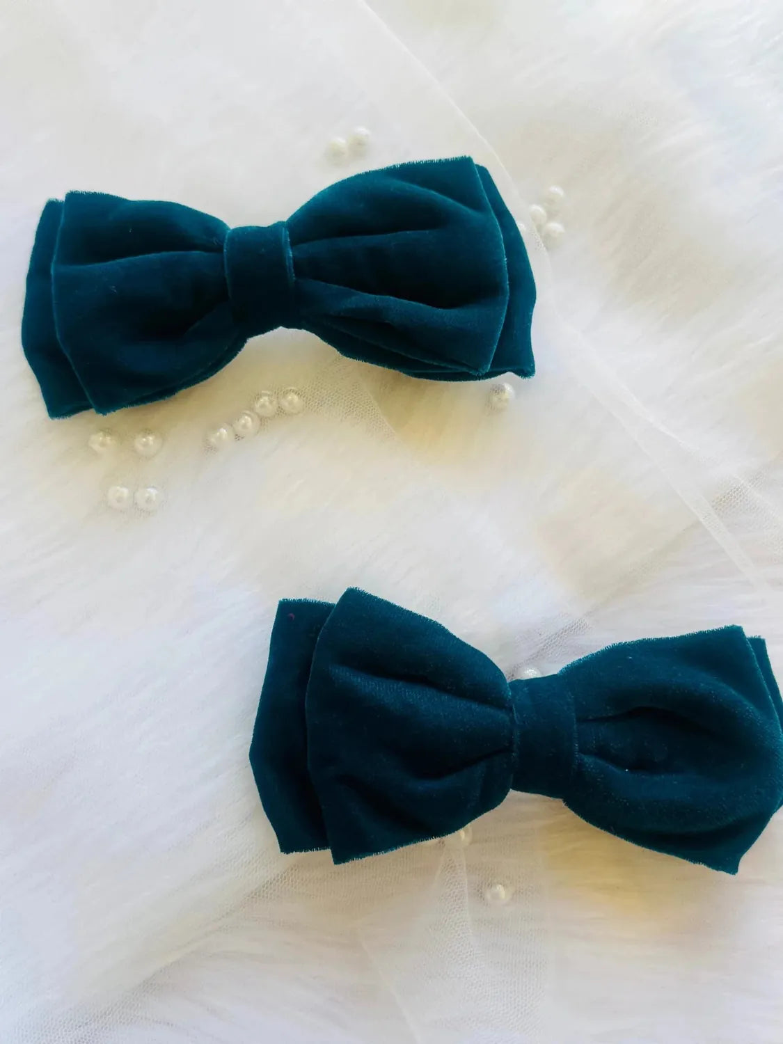 Bows and Bags India | Blueberry Pie - Velvet Hair Bow | side view | handmade hair accessories India